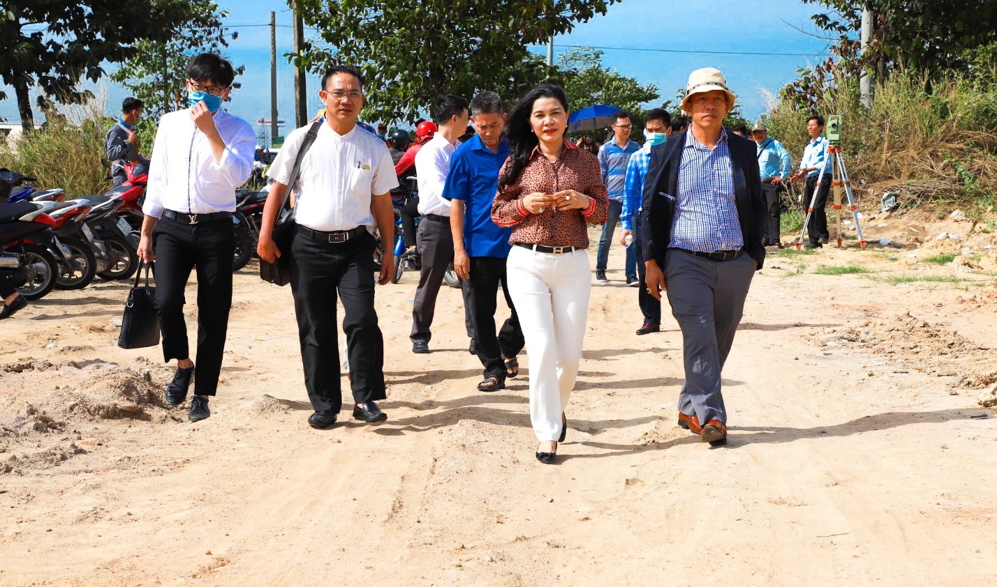 Tập Đoàn Kim Oanh chính thức nhận bàn giao đất trên thực địa dự án Khu dân cư Hòa Lân